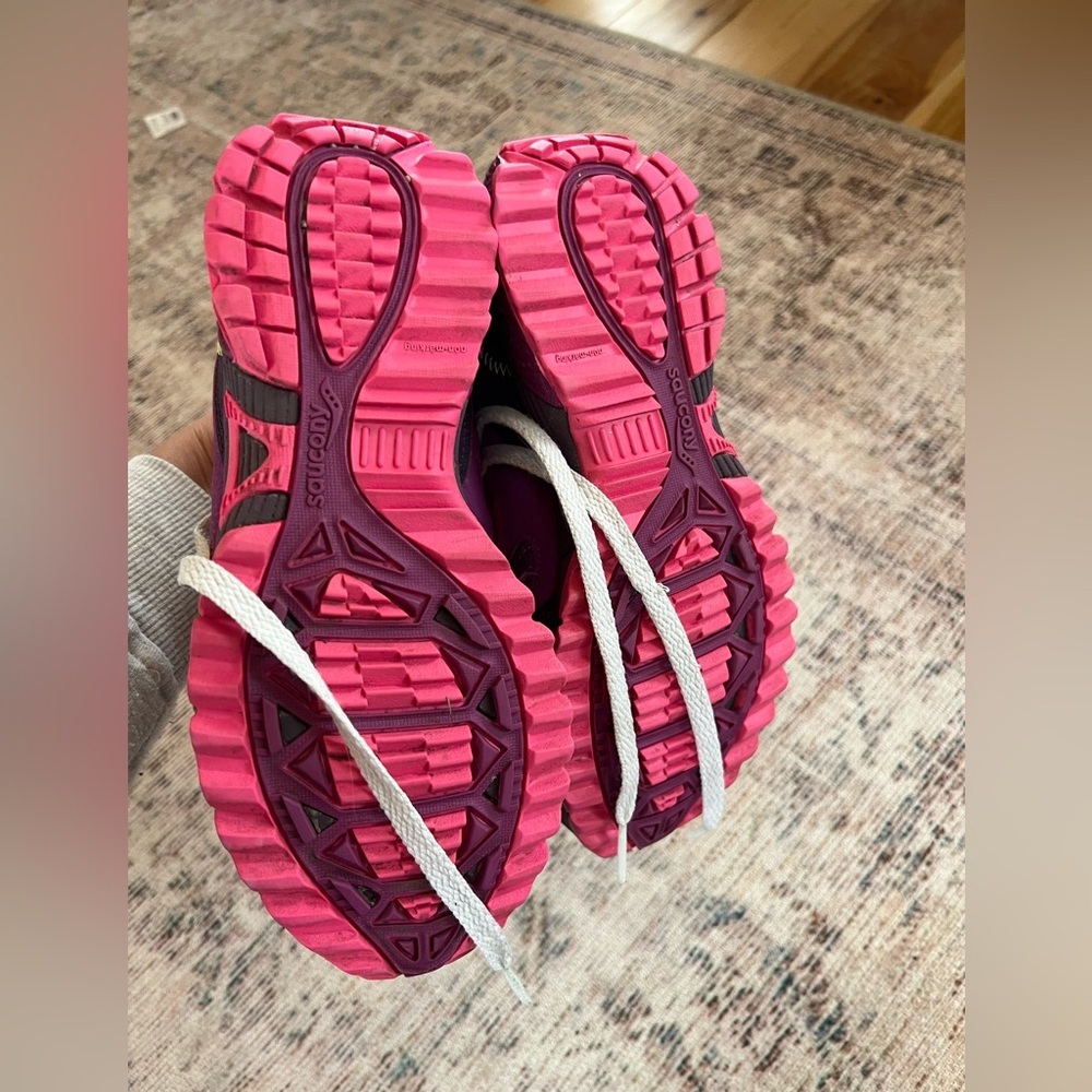 Saucony Peregrine Trail Vibrant Purple and Pink Sneakers - Picture 4 of 5